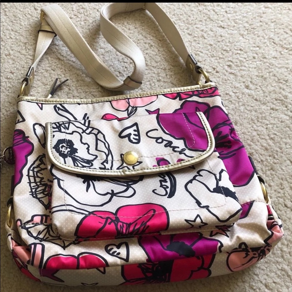 🌸🌸Very cute Coach Poppy crossbody bag 🌸🌸